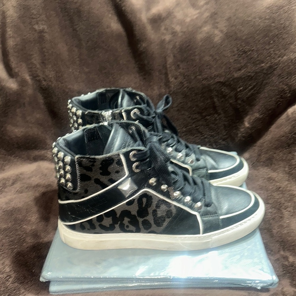 listing-status-banner